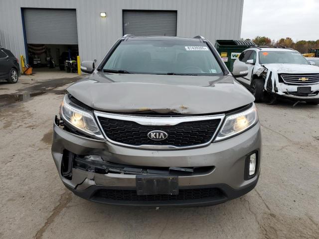 Photo 5 from auction – 2015 KIA SORENTO EX with VIN 5XYKUDA70FG567294