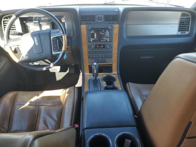 Photo 8 from auction – 2011 LINCOLN NAVIGATOR with VIN 5LMJJ2J55BEJ08197