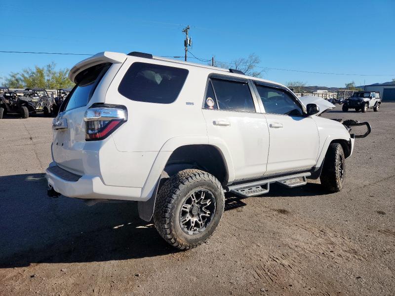 Photo 3 from auction – 2019 TOYOTA 4RUNNER SR with VIN JTEBU5JR2K5614976