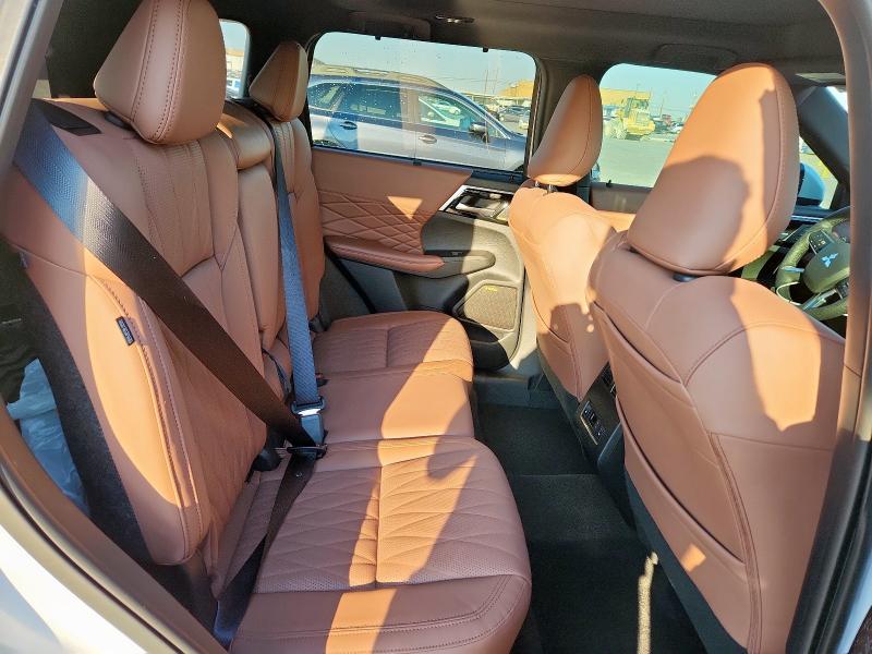 Photo 11 from auction – 2025 MITSUBISHI OUTLANDER with VIN JA4J4WA83SZ042929