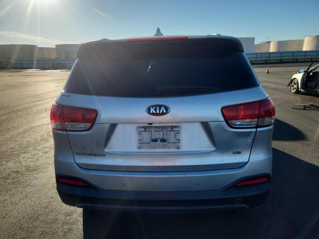 Photo 6 from auction – 2016 KIA SORENTO LX with VIN 5XYPG4A57GG112780