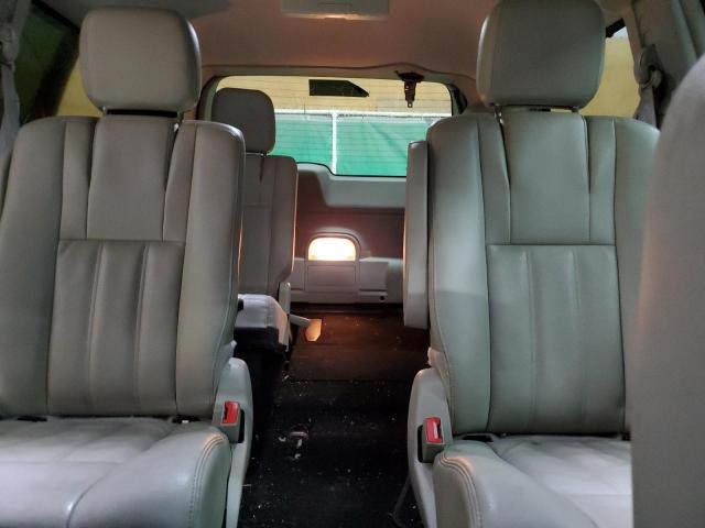 Photo 10 from auction – 2015 CHRYSLER TOWN & COU with VIN 2C4RC1BG0FR743688