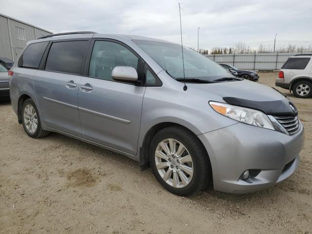Photo 4 from auction – 2013 TOYOTA SIENNA XLE with VIN 5TDYK3DC4DS359888
