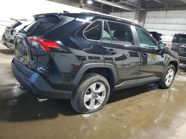 Photo 3 from auction – 2021 TOYOTA RAV4 XLE with VIN 2T3P1RFV1MC166257