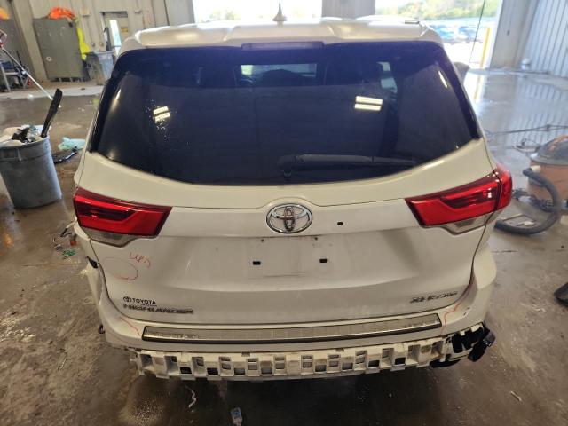 Photo 6 from auction – 2017 TOYOTA HIGHLANDER with VIN 5TDJZRFH8HS512576