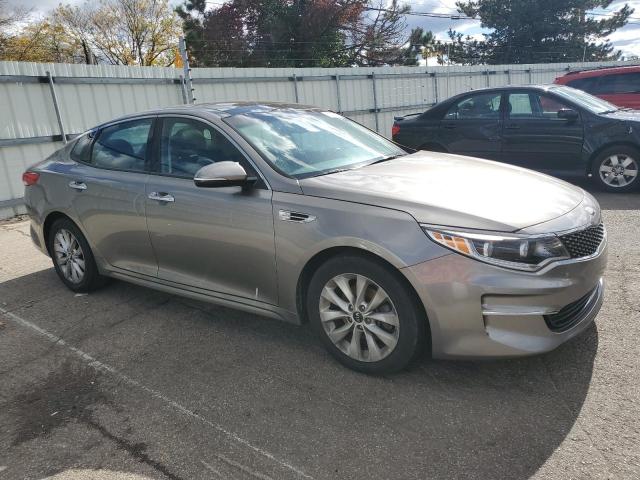 Photo 4 from auction – 2016 KIA OPTIMA EX with VIN 5XXGU4L36GG057408