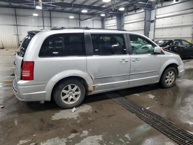 Photo 3 from auction – 2010 CHRYSLER TOWN & COU with VIN 2A4RR5D18AR494039