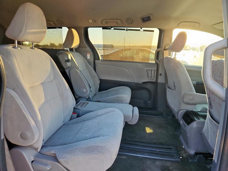 Photo 11 from auction – 2017 TOYOTA SIENNA LE with VIN 5TDKZ3DC7HS834893