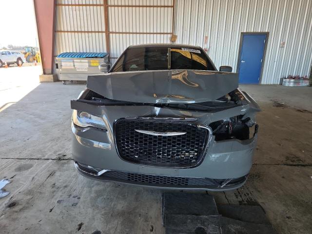 Photo 5 from auction – 2017 CHRYSLER 300 S with VIN 2C3CCABG0HH665061