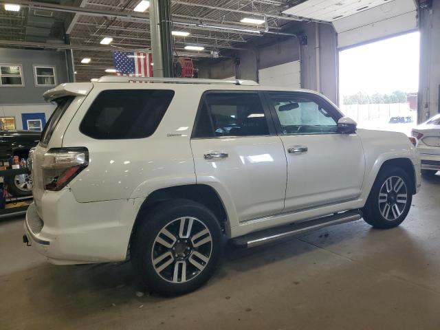 Photo 3 from auction – 2019 TOYOTA 4RUNNER SR with VIN JTEBU5JR1K5702689