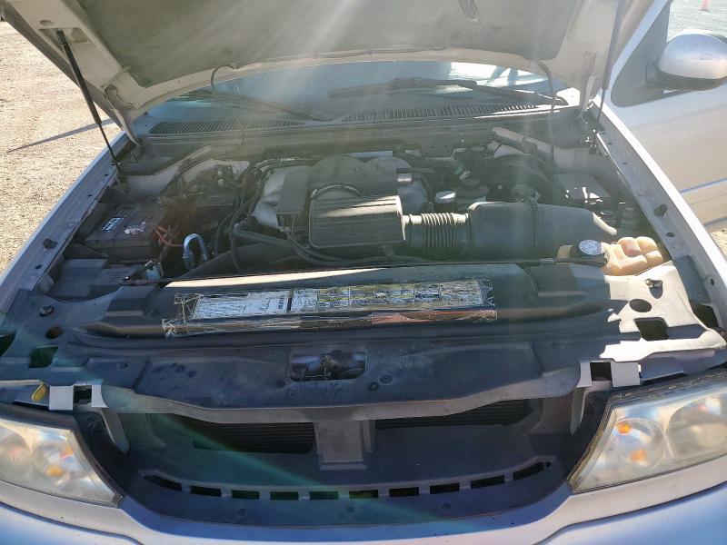 Photo 12 from auction – 2000 LINCOLN NAVIGATOR with VIN 5LMRU27A7YLJ14473