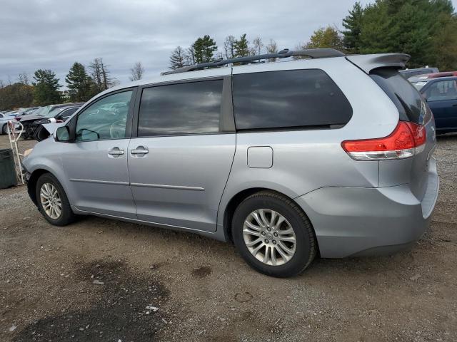 Photo 2 from auction – 2013 TOYOTA SIENNA XLE with VIN 5TDYK3DC9DS388917