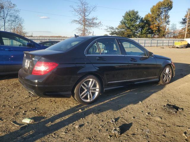 Photo 3 from auction – 2013 MERCEDES-BENZ C 300 4MAT with VIN WDDGF8AB2DR299686