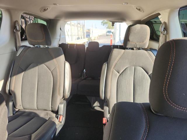 Photo 10 from auction – 2017 CHRYSLER PACIFICA T with VIN 2C4RC1DG6HR654806