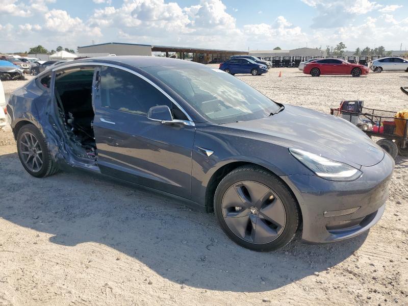 Photo 4 from auction – 2018 TESLA MODEL 3 with VIN 5YJ3E1EB9JF114323