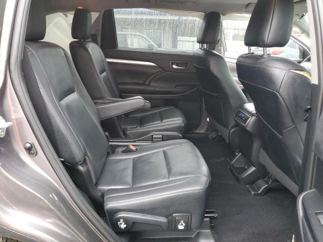Photo 11 from auction – 2019 TOYOTA HIGHLANDER with VIN 5TDKZRFH4KS343751