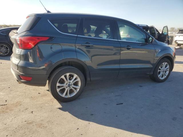 Photo 3 from auction – 2019 FORD ESCAPE SE with VIN 1FMCU0GD1KUB32752