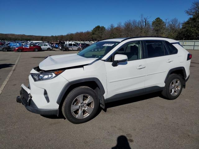 TOYOTA RAV4 XLE 2019 with VIN JTMP1RFV2KD020426 - Photo from auction