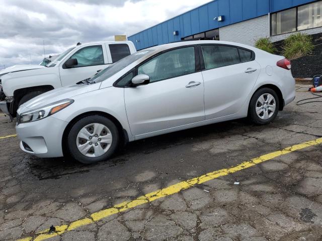 KIA FORTE LX 2017 مع رقم تعريف المركبة 3KPFK4A77HE142016 - صورة من المزاد