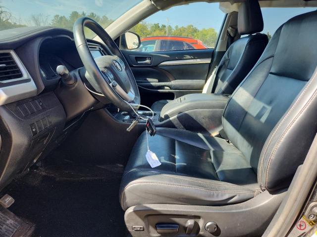 Photo 7 from auction – 2015 TOYOTA HIGHLANDER with VIN 5TDJKRFH3FS216396