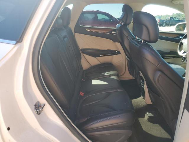 Photo 10 from auction – 2016 LINCOLN MKC RESERV with VIN 5LMCJ3C90GUJ14923