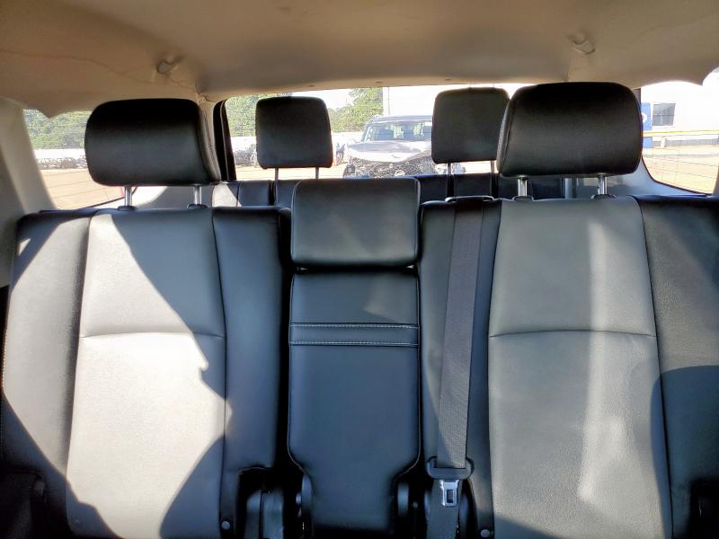 Photo 10 from auction – 2022 TOYOTA 4RUNNER SR with VIN JTEFU5JR5N5277466