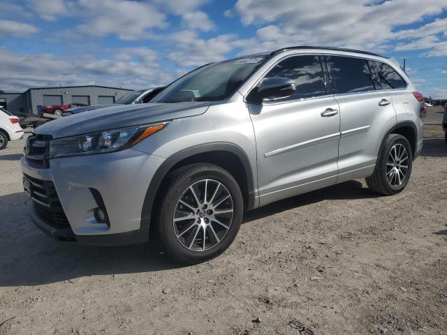 TOYOTA HIGHLANDER 2017 with VIN 5TDKZRFH2HS521746 - Photo from auction