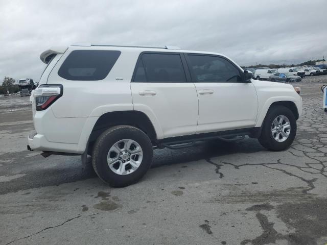 Photo 3 from auction – 2016 TOYOTA 4RUNNER SR with VIN JTEBU5JR4G5341630