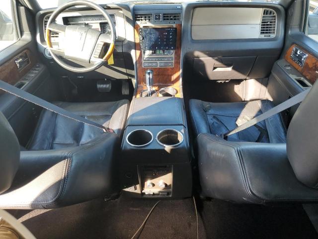 Photo 8 from auction – 2011 LINCOLN NAVIGATOR with VIN 5LMJJ2H50BEJ04838