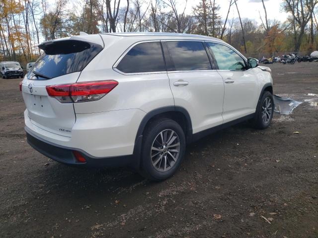 Photo 3 from auction – 2019 TOYOTA HIGHLANDER with VIN 5TDJZRFH6KS626793