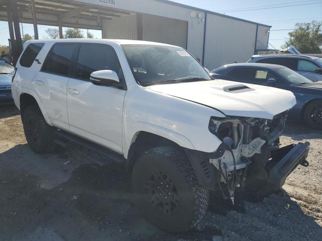 Photo 4 from auction – 2018 TOYOTA 4RUNNER SR with VIN JTEBU5JR8J5601650