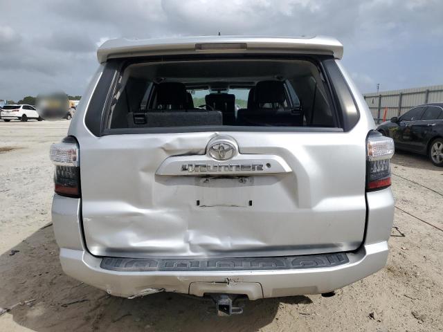 Photo 6 from auction – 2017 TOYOTA 4RUNNER SR with VIN JTEBU5JR3H5439162