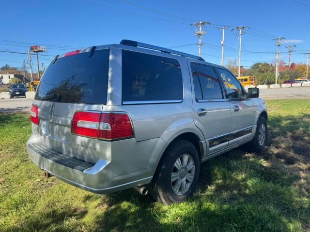 Photo 4 from auction – 2010 LINCOLN NAVIGATOR with VIN 5LMJJ2J57AEJ06563