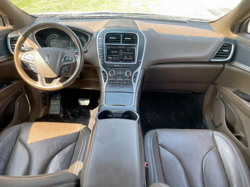 Photo 9 from auction – 2016 LINCOLN MKX RESERV with VIN 2LMTJ8LP2GBL31379
