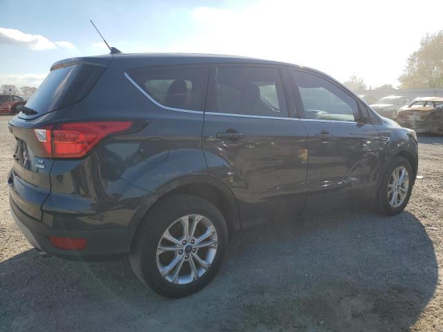 Photo 3 from auction – 2019 FORD ESCAPE SE with VIN 1FMCU0GD4KUB40098