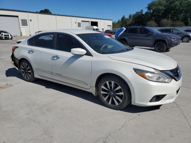 Photo 4 from auction – 2017 NISSAN ALTIMA 2.5 with VIN 1N4AL3AP8HC126065