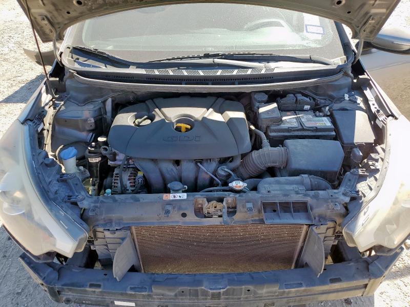 Photo 11 from auction – 2016 KIA FORTE LX with VIN KNAFK5A87G5652906