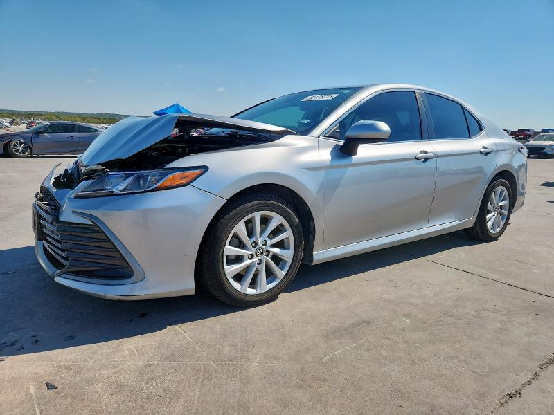 TOYOTA CAMRY LE 2022 with VIN 4T1C11AK8NU693282 - Photo from auction
