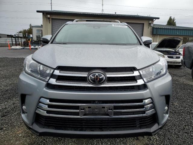 Photo 5 from auction – 2017 TOYOTA HIGHLANDER with VIN 5TDDZRFH8HS370520