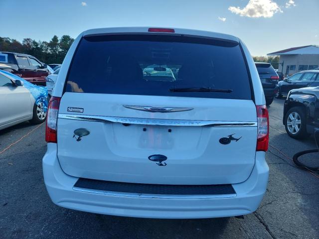 Photo 6 from auction – 2016 CHRYSLER TOWN & COU with VIN 2C4RC1BG5GR296826
