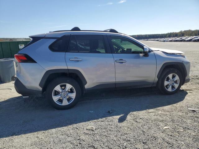 Photo 3 from auction – 2020 TOYOTA RAV4 XLE with VIN JTMP1RFVXLD052526
