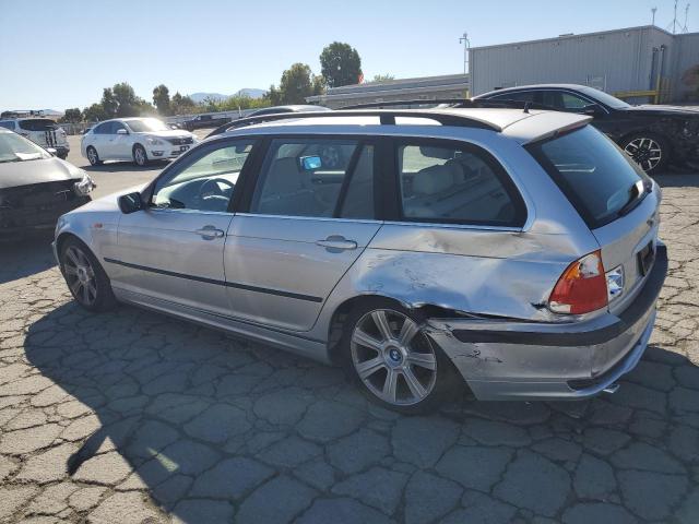 Photo 2 from auction – 2003 BMW 325 IT with VIN WBAEN33403PC12139