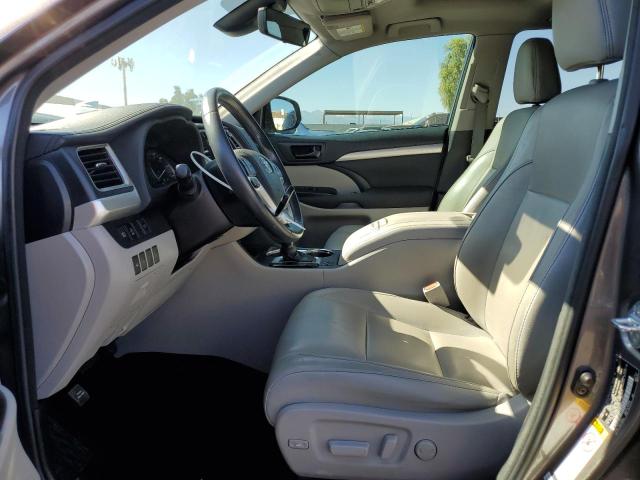 Photo 7 from auction – 2017 TOYOTA HIGHLANDER SE with VIN 5TDKZRFH8HS230460