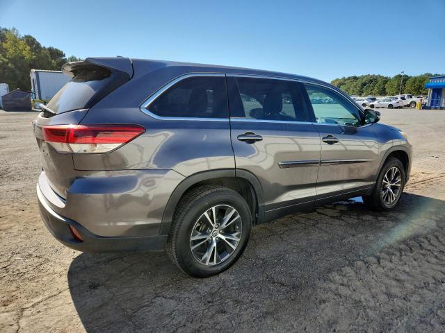 Photo 3 from auction – 2017 TOYOTA HIGHLANDER with VIN 5TDZZRFH1HS217693