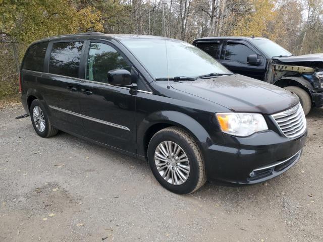 Photo 4 from auction – 2016 CHRYSLER TOWN & COU with VIN 2C4RC1CG4GR119103