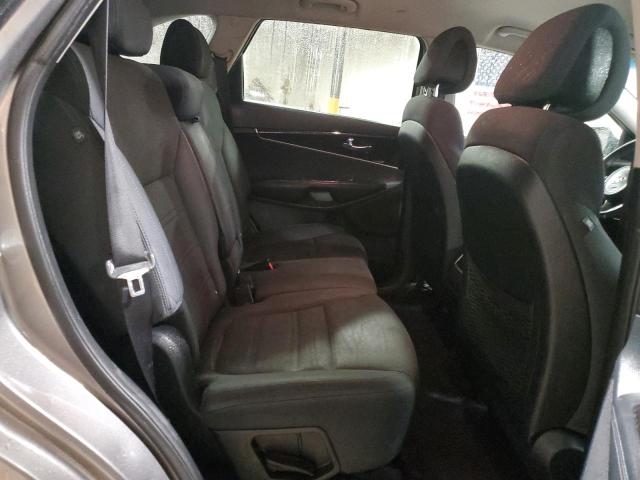 Photo 11 from auction – 2016 KIA SORENTO LX with VIN 5XYPG4A32GG145247