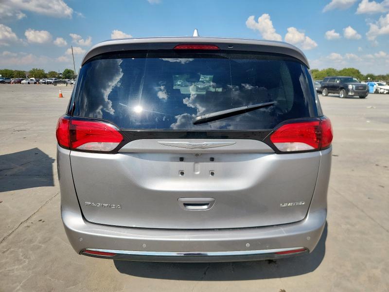 Photo 6 from auction – 2017 CHRYSLER PACIFICA L with VIN 2C4RC1GG1HR633390