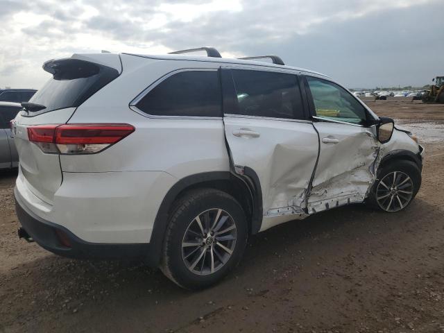 Photo 3 from auction – 2018 TOYOTA HIGHLANDER with VIN 5TDJZRFH8JS848041