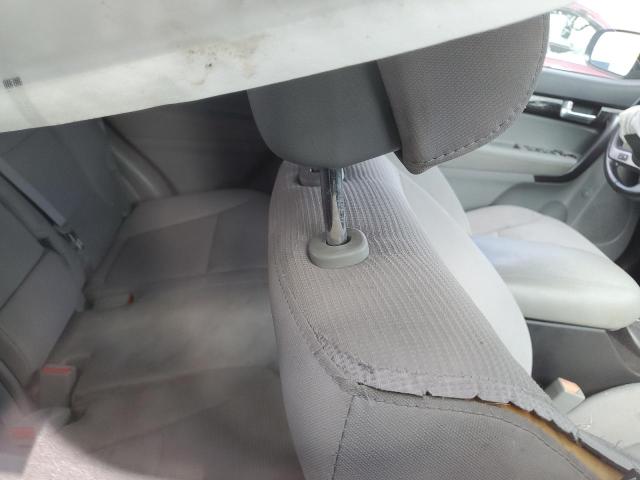 Photo 11 from auction – 2014 KIA SORENTO LX with VIN 5XYKTCA69EG539805