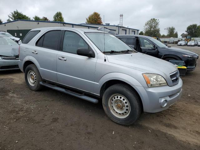 Photo 4 from auction – 2005 KIA SORENTO EX with VIN KNDJD733355334217